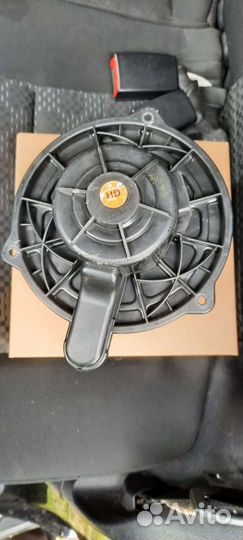 Мотор отопителя на Hyundai Elantra4