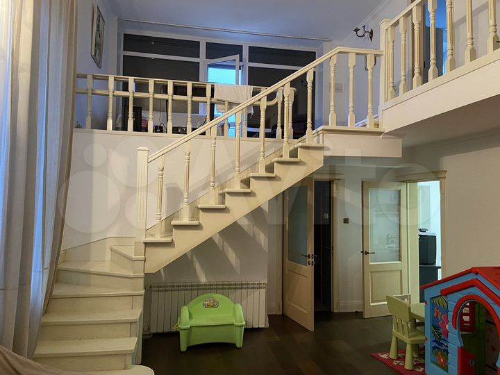 Дом 250 м² на участке 6 сот.