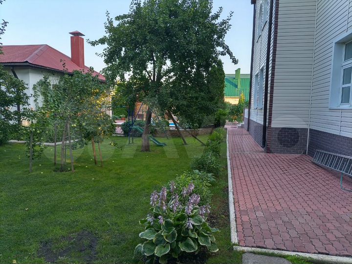 Дом 400 м² на участке 19 сот.