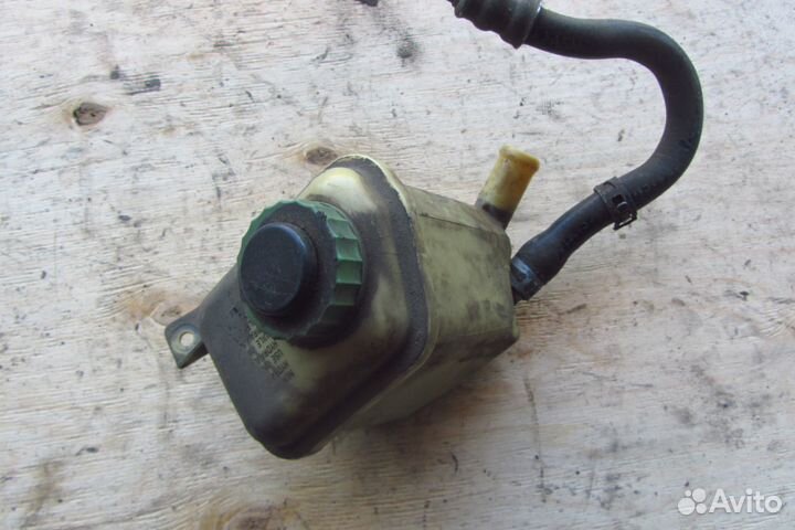 Бачок гидроусилителя на Porsche Cayenne 2003-2010