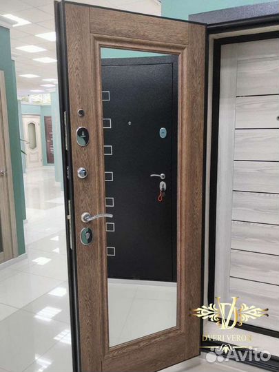 Дверь входная Мега зеркало