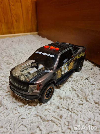Машинка игрушка