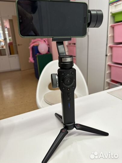Стабилизатор для съемки Zhiyun Smooth 4