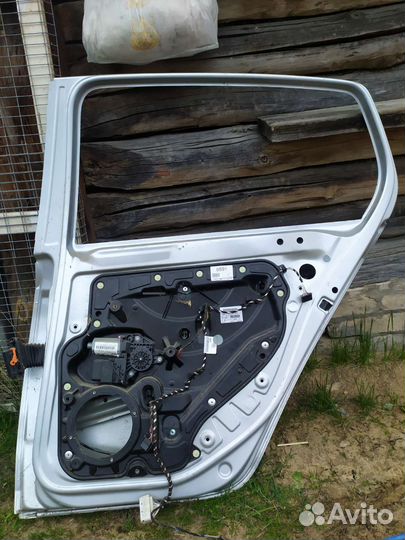 Двери на гольф6 правая сторона