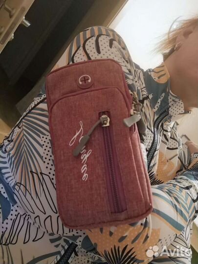 Сумка на руку спортивная под телефон