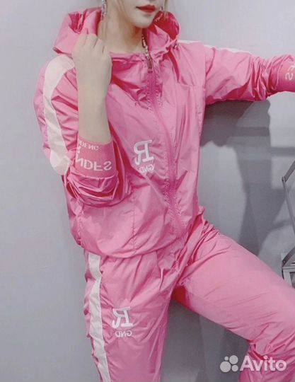 Спортивный летний костюм полупрозрачный