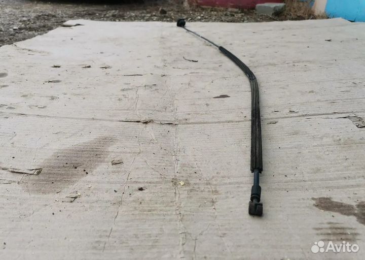 Трос открывания капота Volkswagen Tiguan