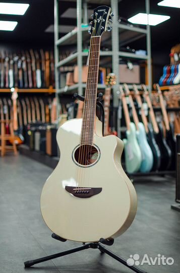 Электроакустика Yamaha APX600 Vintage White