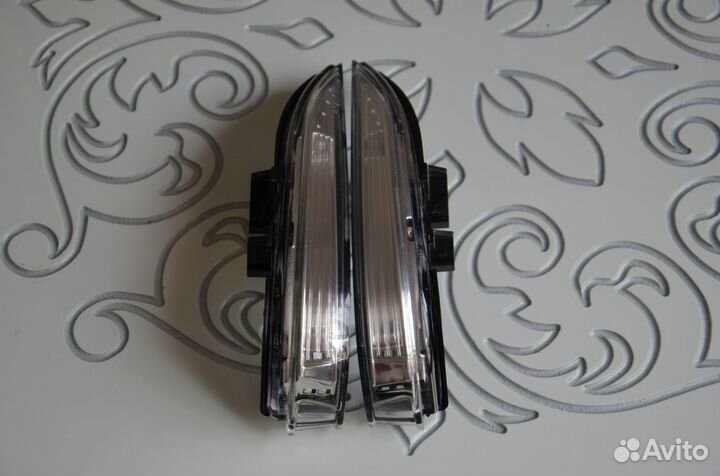 Поворотники на Весту в зеркала б.у