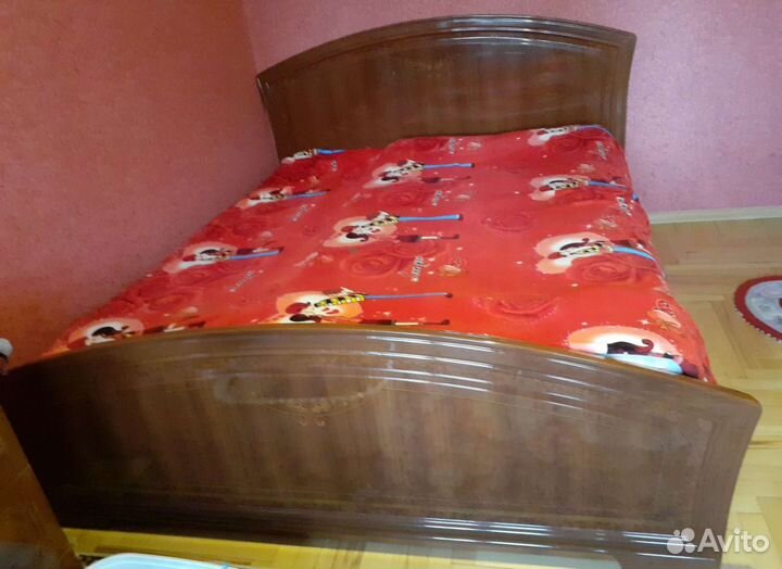 Кровать Двуспальная. матрас б/у