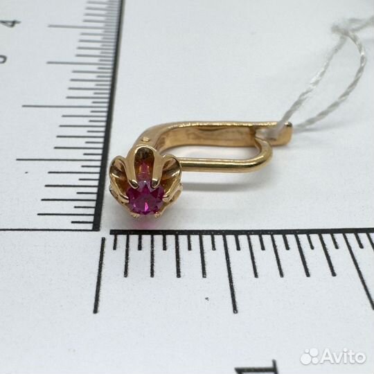 Серьги с синтетическим камнем Золото