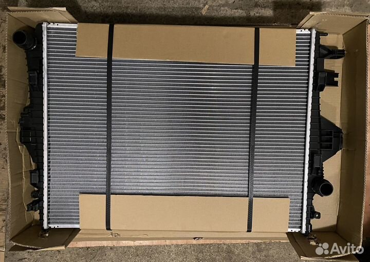 Радиатор охлаждения Porsche Volkswagen 95810613200