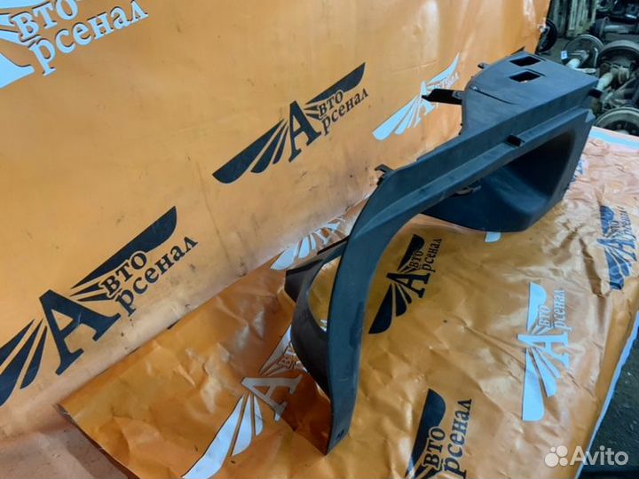 Держатель задней полки задний левый Ваз 2191