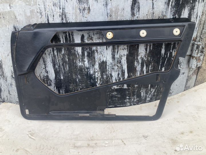 Правый каркас карты двери Mercedes 124