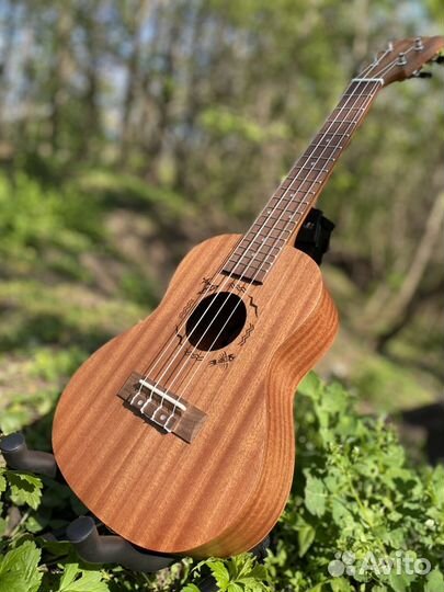 Укулеле flight NUC 310 концерт с комплектом новое