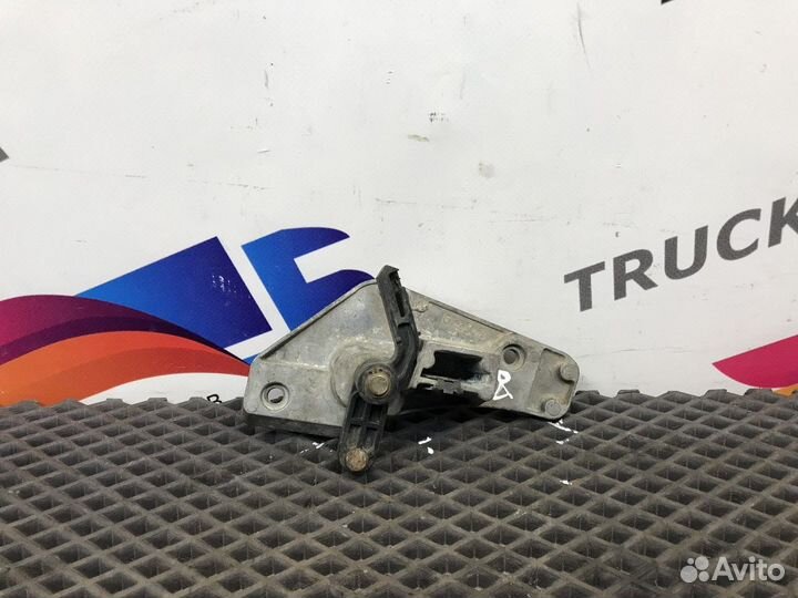 Ручка двери внутренняя левая Daf XF105