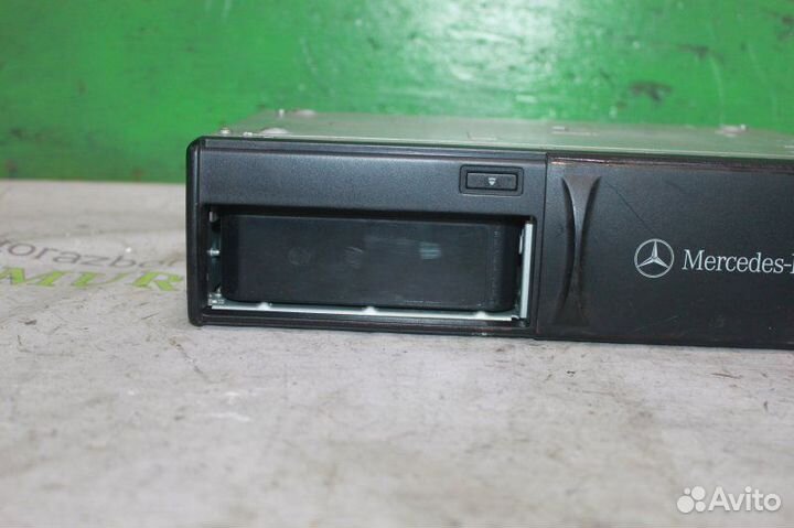 CD-чейнджер Mercedes E W210 113.940 4.3L 1997