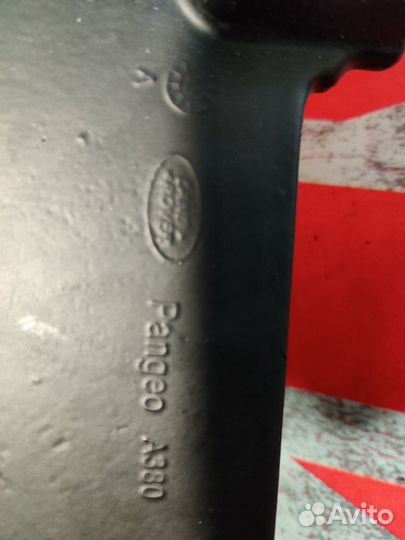 Кронштейн порога RH с мотором Range Rover L405 LWB