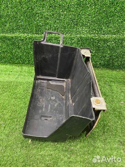 Крепление аккумулятора Honda Civic 10 2016. 5530