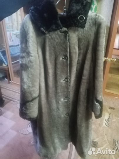 Шуба мутоновая с капюшоном