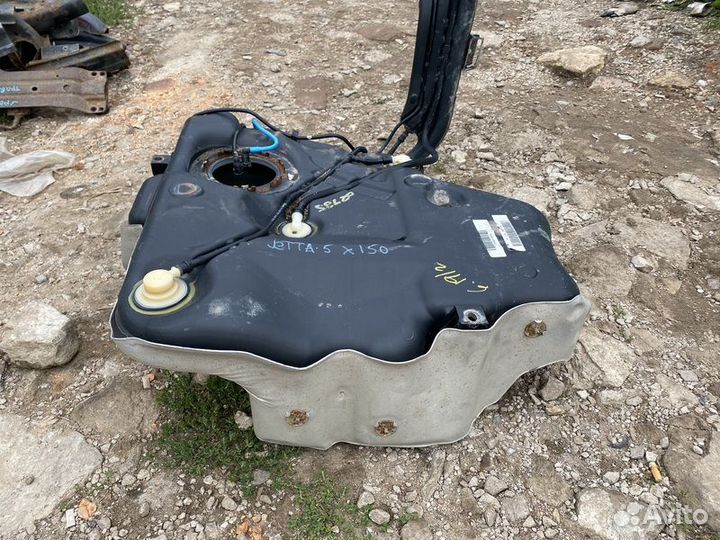 Топливный бак Volkswagen Jetta 5