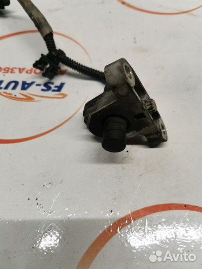 Датчик положения коленвала Volvo V60 2.0 дизель