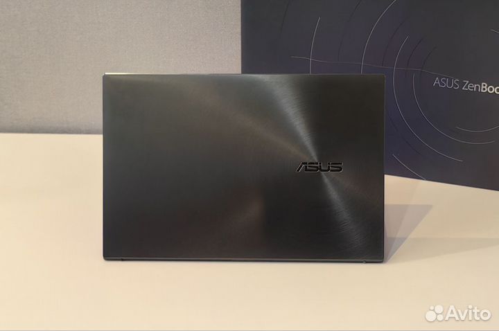 Asus Zenbook 13 oled i5 8 512