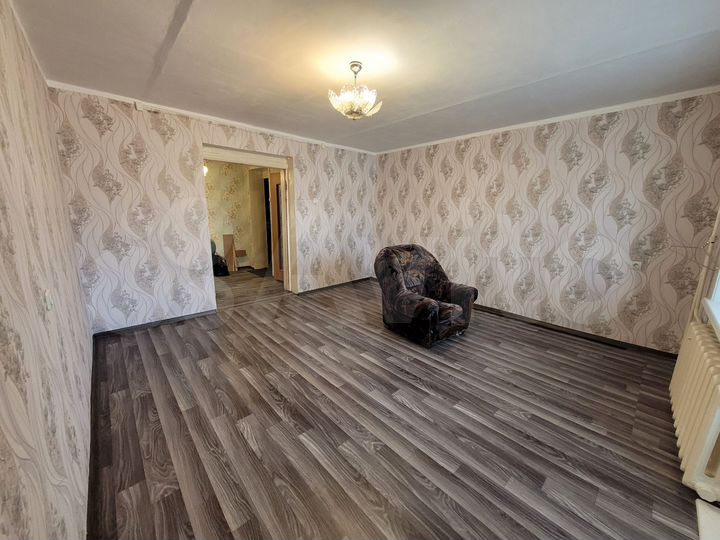 3-к. квартира, 74 м², 1/2 эт.