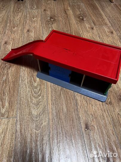 Парковка гараж IKEA + 3 машинки