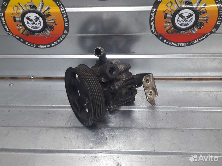 Насос гидроусилителя руля Toyota Avensis AZT250