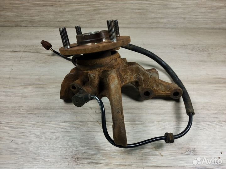 Кулак поворотный Nissan Almera N16