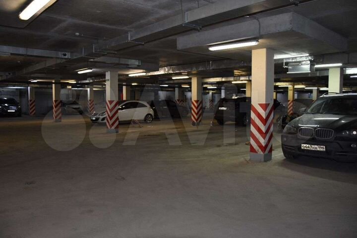 Машиноместо, 24 м²