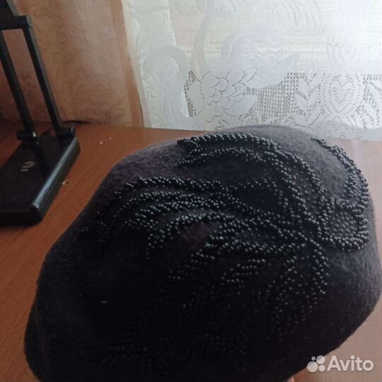 Головные уборы, шаль