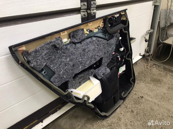 Обшивка двери задняя Toyota Land Cruiser Prado 150