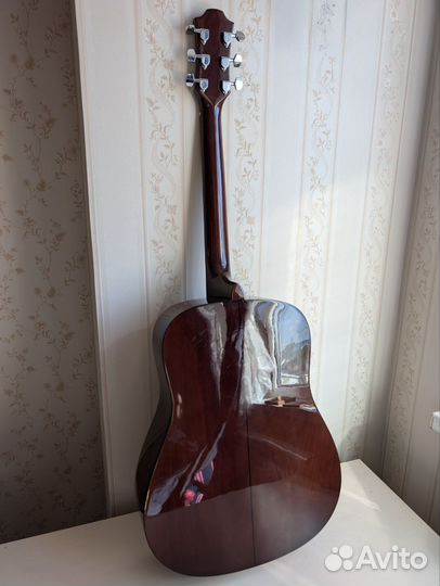 Акустическая гитара