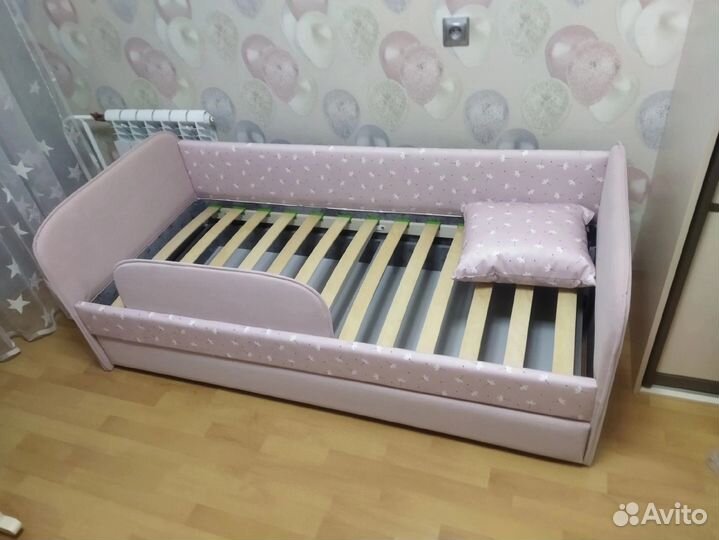 Детская кровать с мягким бортиком