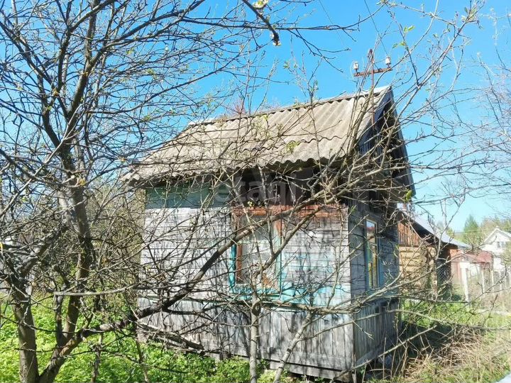 Дача 10,5 м² на участке 10 сот.