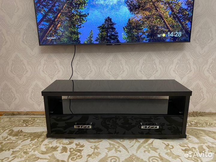 Подставка под телевизор