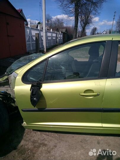 Дверь на peugeot 207 левые