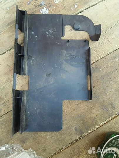 Крышка аккумулятора декоративная Audi A7