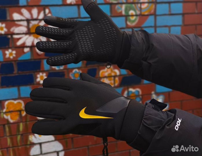 Перчатки Nike hyperwarm