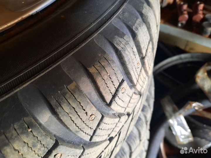 Зима r16 215/65 на дисках RAV4