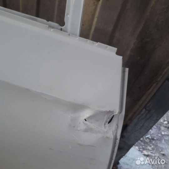 Задняя правая дверь skoda rapid