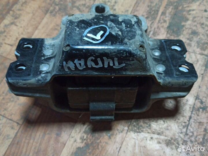 Фольксваген Тигуан 1 кронштейн двс