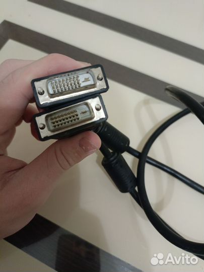 Кабель для компьютера DVI