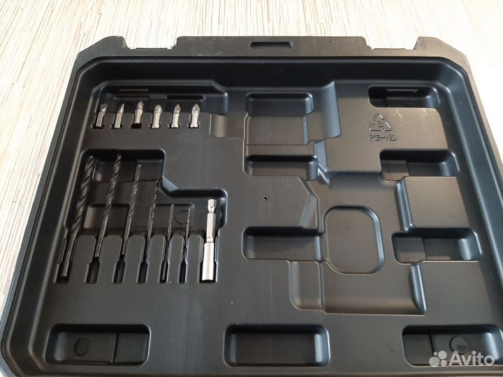 Новый шуруповерт kolner(кейс,2 акб,оснастка,16.8V)