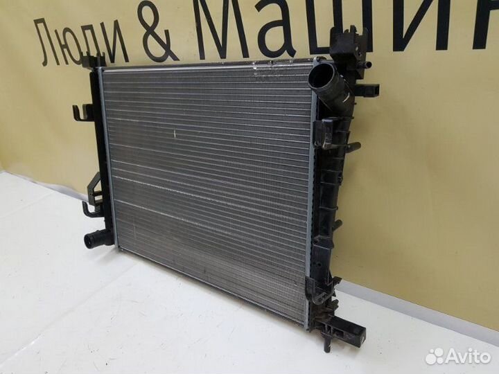 Радиатор охлаждения Renault Duster 1