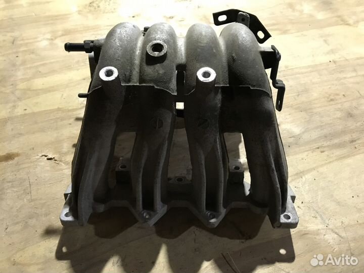 Впускной коллектор Kia Rio 2