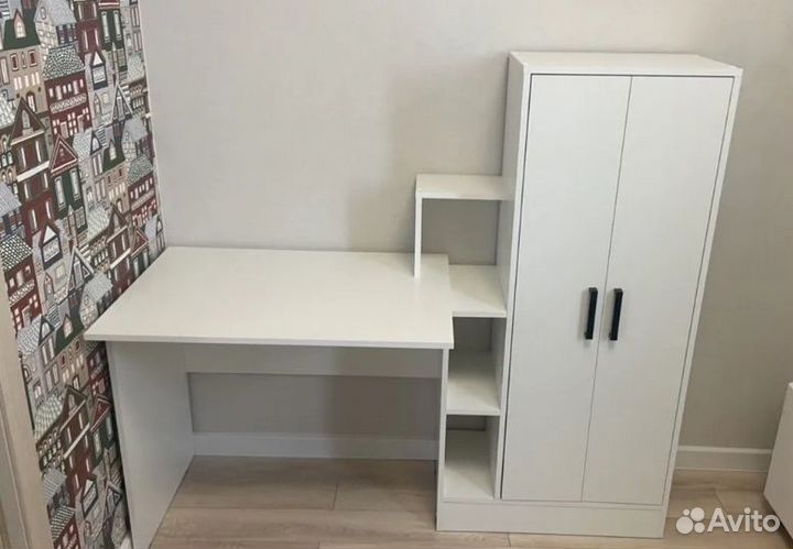 Компьютерный стол со пеналом