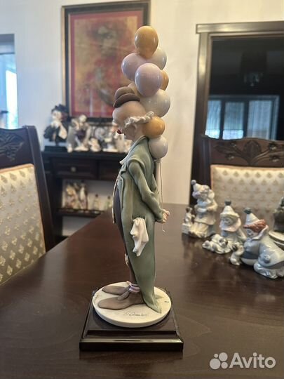 Статуэтка клоун Джузеппе Армани